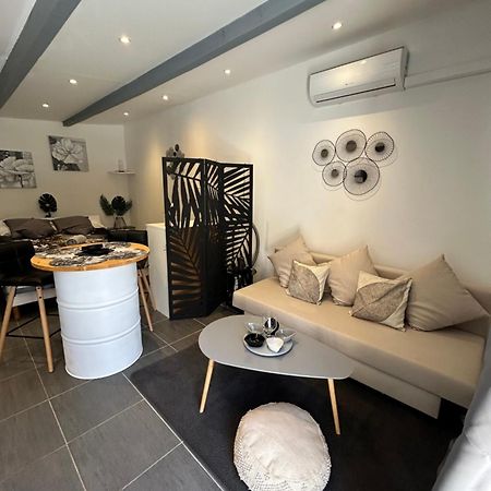 Studio dans résidence Taradeau Esterno foto